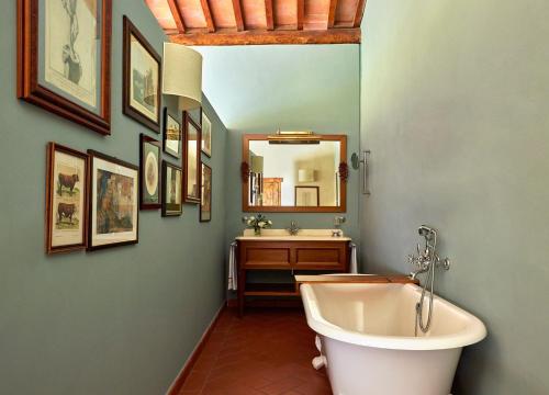 Habitación Extra Deluxe del hotel Tenuta Di Artimino. Foto 3