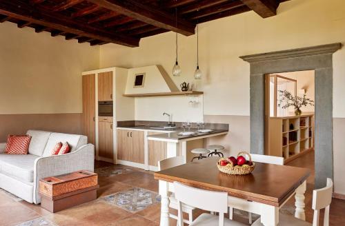 Borgo Three - Bedroom Medici Suite del hotel Tenuta Di Artimino. Foto 4