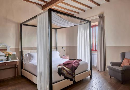 Borgo Three - Bedroom Medici Suite del hotel Tenuta Di Artimino. Foto 6