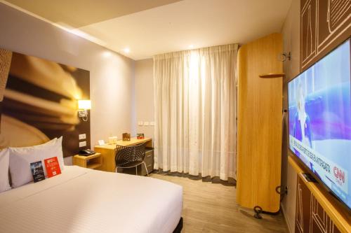 Habitación Doble Estándar del hotel Ibis Quito. Foto 15
