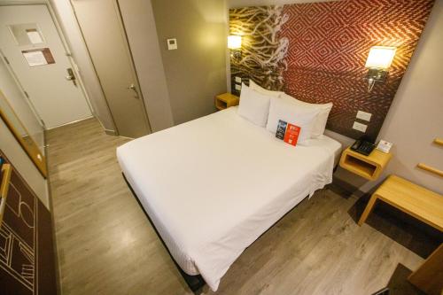 Habitación Doble Estándar del hotel Ibis Quito. Foto 19