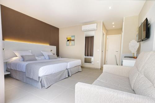 Habitación Individual Deluxe del hotel Sanom Beach Resort - Adults Only. Foto 5