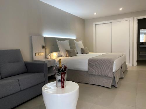 Suite Junior del hotel Sanom Beach Resort - Adults Only. Foto 5