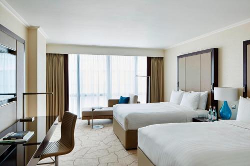 Habitación Familiar Deluxe - 2 camas dobles del hotel London Marriott Canary Wharf