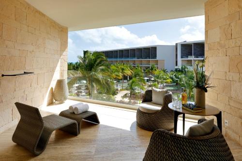 Suite Junior con vistas al jardín del hotel TRS Coral Costa Mujeres. Foto 6