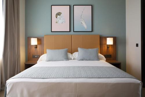 Habitación Deluxe King - 1 cama king del hotel RIU Plaza España. Foto 2