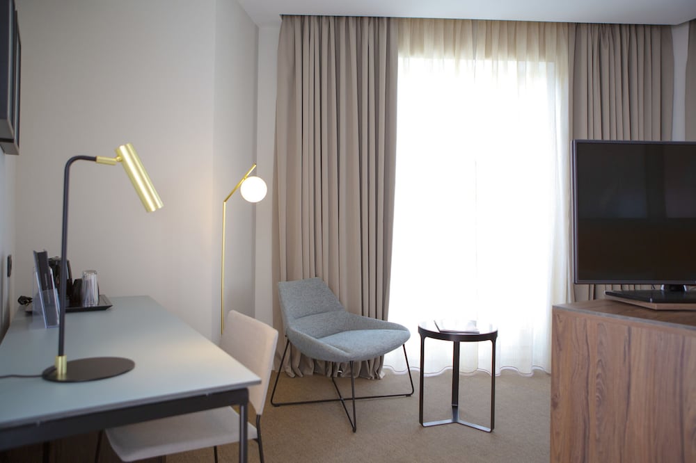 Habitación Deluxe, terraza (King) del hotel RIU Plaza España. Foto 1
