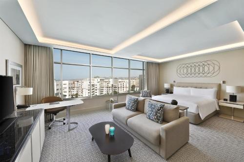 Suite Junior del hotel Hilton Tanger City Center and Residences. Foto 2