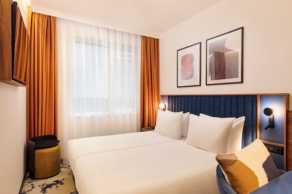 Habitación estándar doble, 1 cama de matrimonio del hotel D8. Foto 3