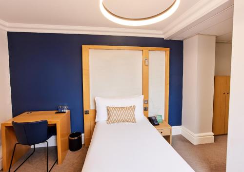 Habitación Individual Estándar del hotel Thistle London Park Lane. Foto 2