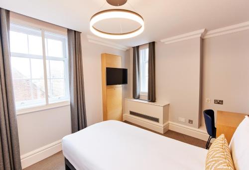 Habitación Individual Estándar del hotel Thistle London Park Lane. Foto 4