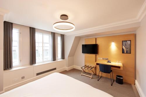 Habitación Doble Estándar del hotel Thistle London Park Lane. Foto 3