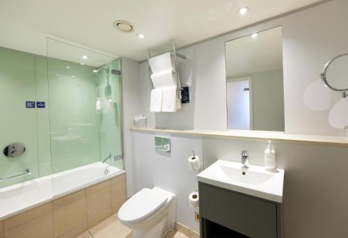 Habitación Individual Estándar del hotel Thistle London Park Lane. Foto 1