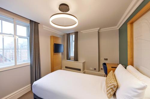 Habitación Individual Estándar del hotel Thistle London Park Lane. Foto 3