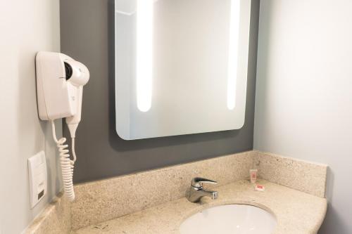 Habitación Doble Estándar del hotel Ibis Rio Porto Atlantico. Foto 8