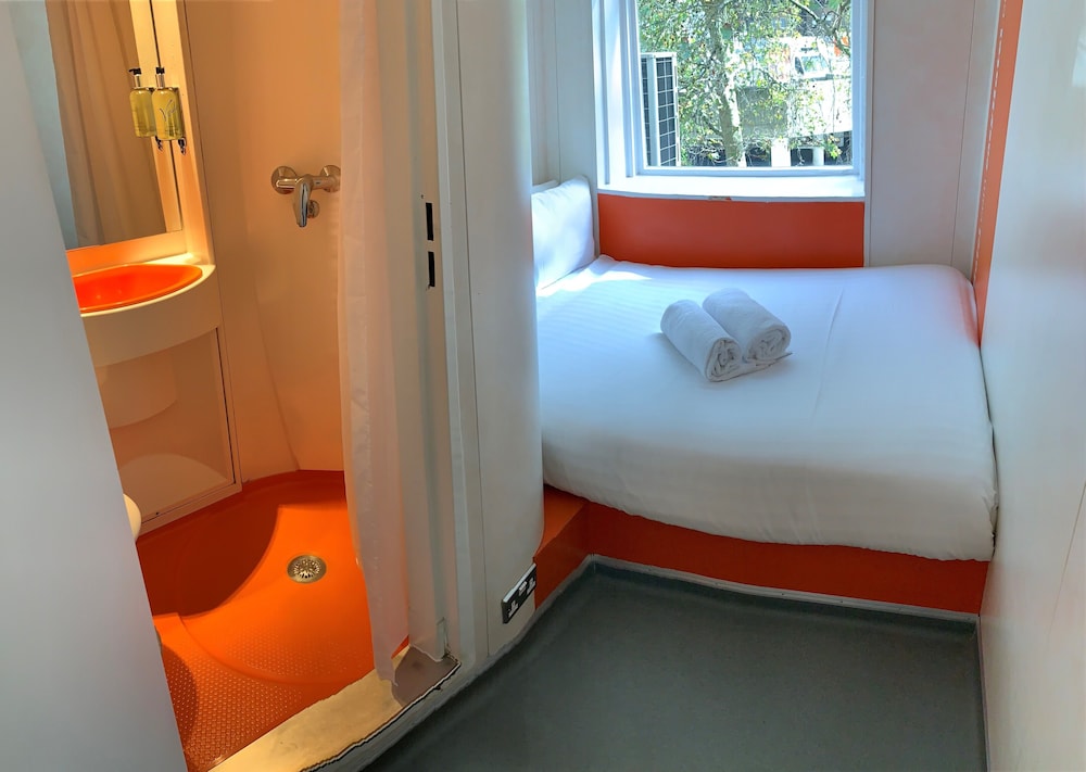Habitación económica doble, vistas a la ciudad del hotel Easyhotel South Kensington