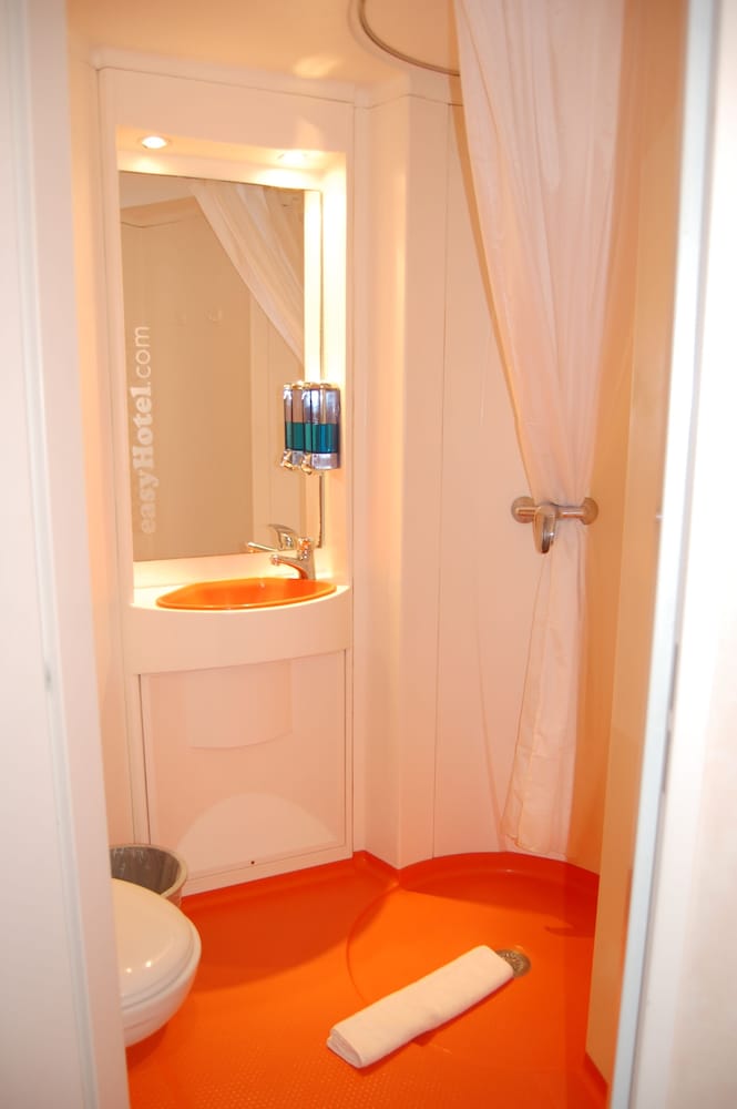 Habitación doble, sin ventanas del hotel Easyhotel South Kensington. Foto 5