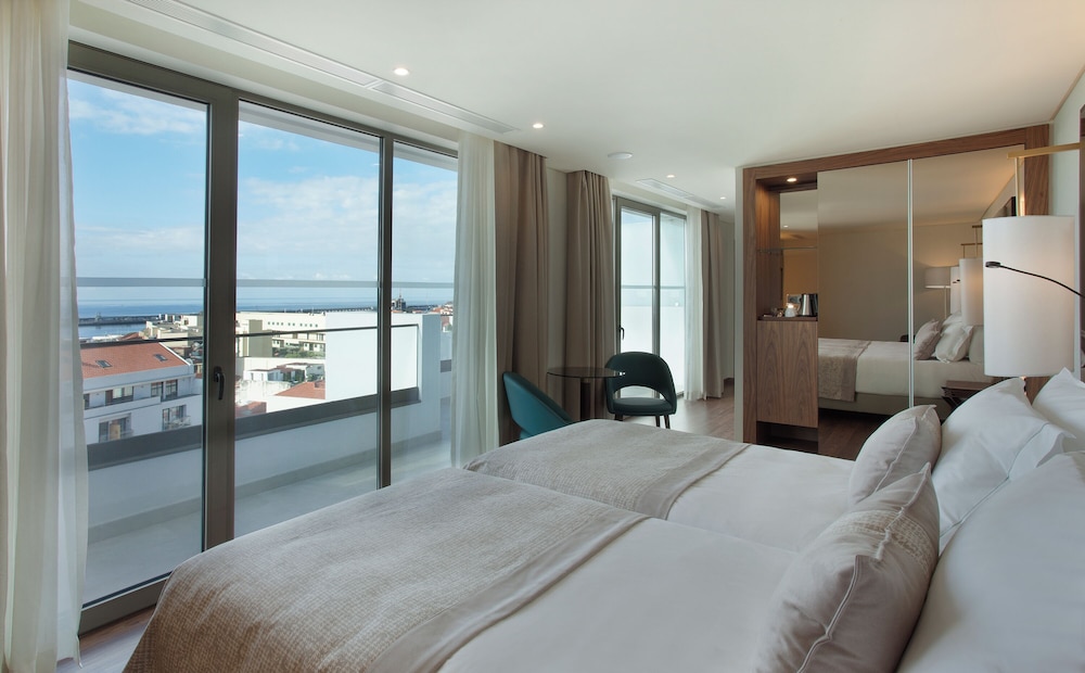Habitación Deluxe con 2 camas individuales, vistas al mar del hotel Turim Santa Maria