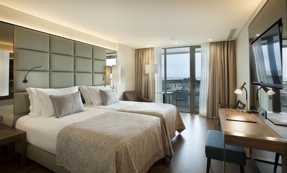 Habitación Deluxe con 2 camas individuales, vistas al mar del hotel Turim Santa Maria. Foto 3