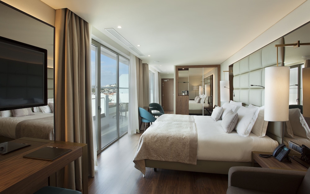 Habitación ejecutiva con 2 camas individuales, vistas al mar del hotel Turim Santa Maria
