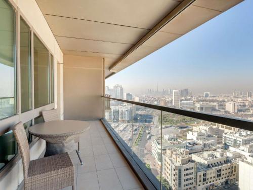 One - Bedroom Premium Apartment with Burj Khalifa and Creek View del hotel Swissotel Living Al Ghurair. Foto 2