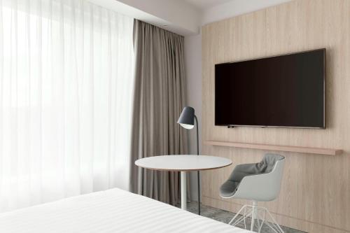 Habitación Doble - 2 camas del hotel Courtyard by Marriott Paris Gare de Lyon. Foto 1