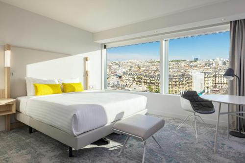 Habitación Familiar con vistas a París del hotel Courtyard by Marriott Paris Gare de Lyon