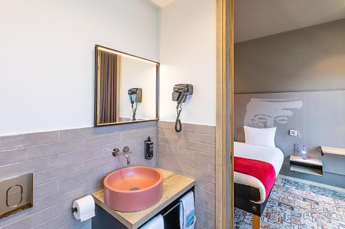 Habitación Doble Estándar del hotel Ibis Styles Chaves. Foto 7