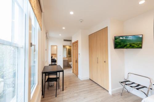 Estudio con 2 camas individuales del hotel NOX HOTELS - Kensington. Foto 3