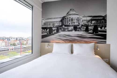 Habitación Doble adaptada para personas con movilidad reducida del hotel B and B Brussels Centre Gare du Midi. Foto 3