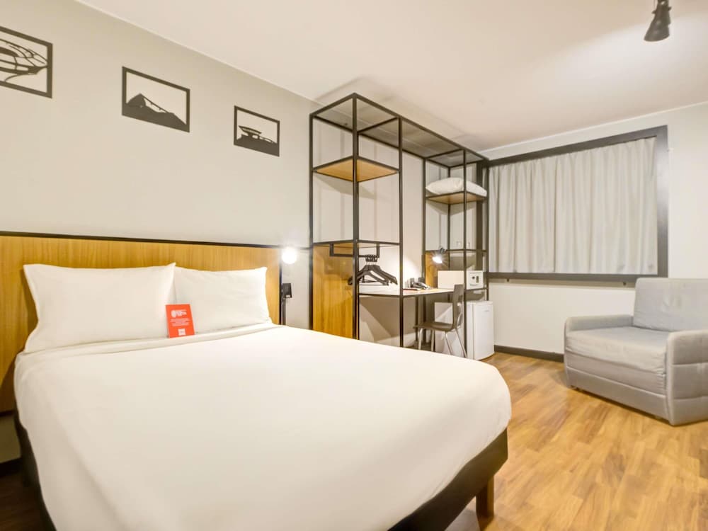 HABITACIÓN STANDARD ADAPTADA CON 1 CAMA DOBLE del hotel Ibis Copacabana Posto 2