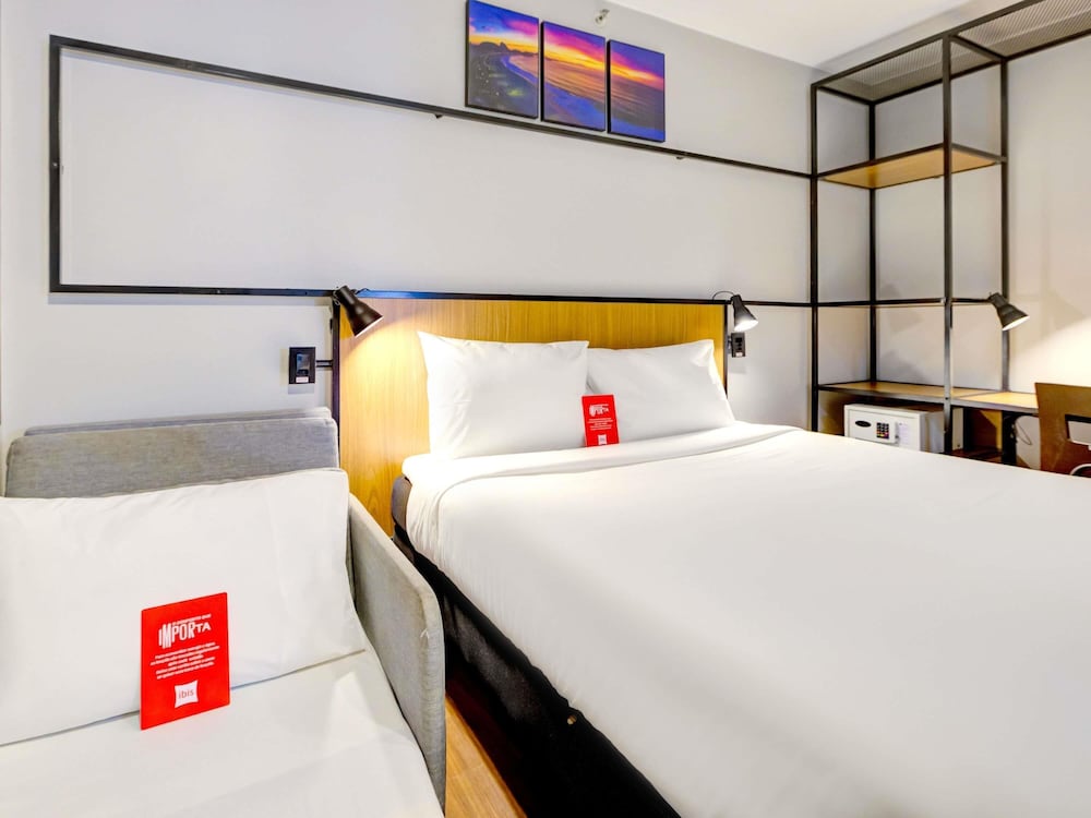 Apartamento Standard con una cama doble y cama supletoria para un niño menor de 12 años del hotel Ibis Copacabana Posto 2. Foto 2