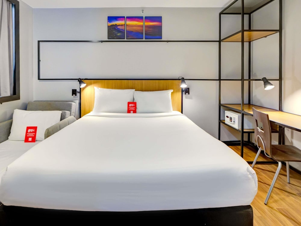 Apartamento Standard con una cama doble y cama supletoria para un niño menor de 12 años del hotel Ibis Copacabana Posto 2. Foto 4