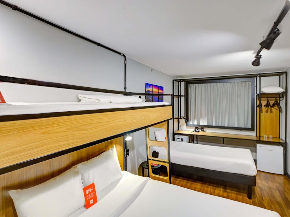 Habitacion Standard con 1 cama doble, 1 CAMA INDIVIDUAL Y 1 CAMA PLEGABLE del hotel Ibis Copacabana Posto 2. Foto 6