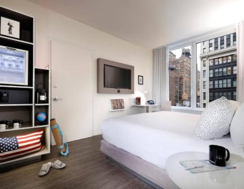 Habitación The INNSiDE con cama extragrande del hotel Innside New York NoMad. Foto 2