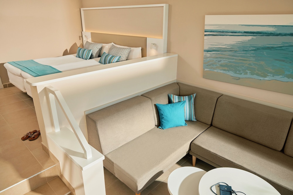 Habitación doble, balcón, vistas al mar del hotel Grupotel Orquidea. Foto 2