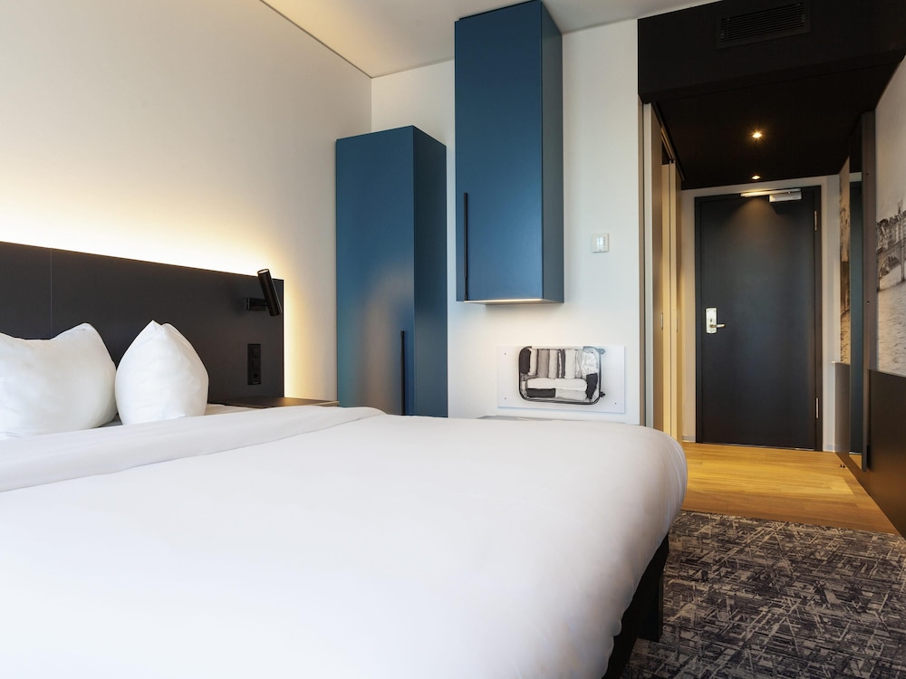 Habitación estándar con 1 cama queen - size (160 x 200 cm) del hotel Ibis Styles Basel City. Foto 2
