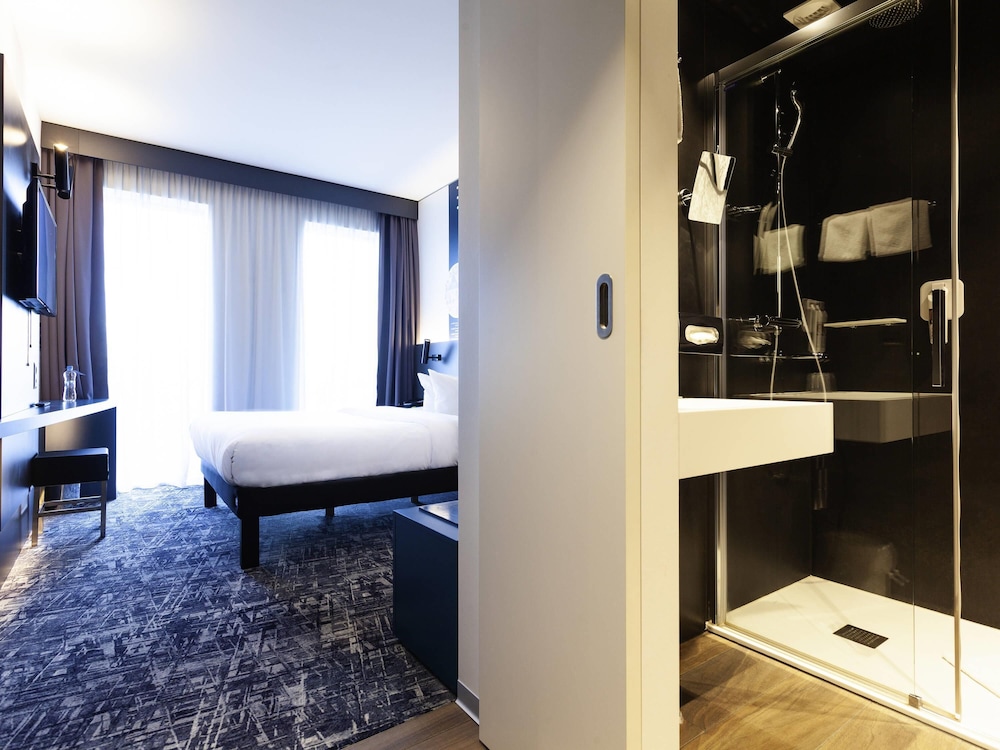 Habitación estándar con 1 cama queen - size (160 x 200 cm) del hotel Ibis Styles Basel City. Foto 3