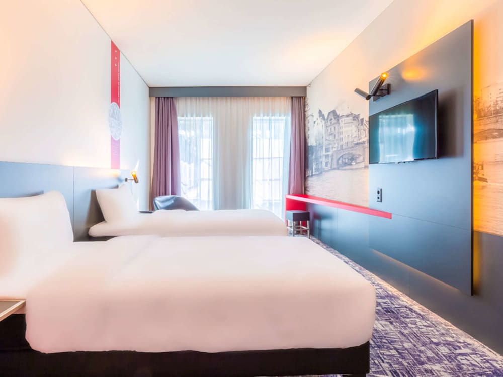 Habitación estándar con camas individuales (100 x 200 cm) del hotel Ibis Styles Basel City. Foto 4