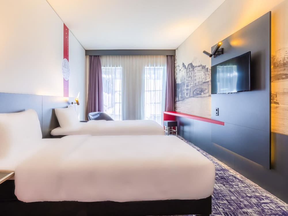 Habitación estándar con camas individuales (100 x 200 cm) del hotel Ibis Styles Basel City. Foto 6