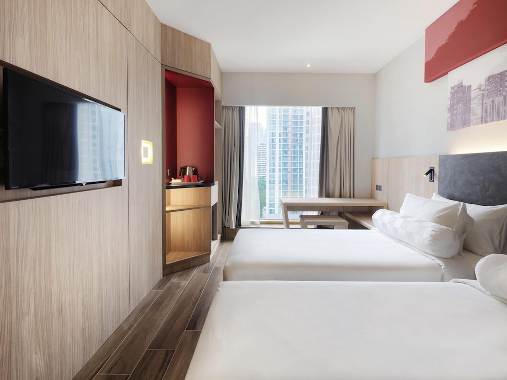 Habitación estándar con 2 camas individuales del hotel Ibis Kuala Lumpur City Centre. Foto 3