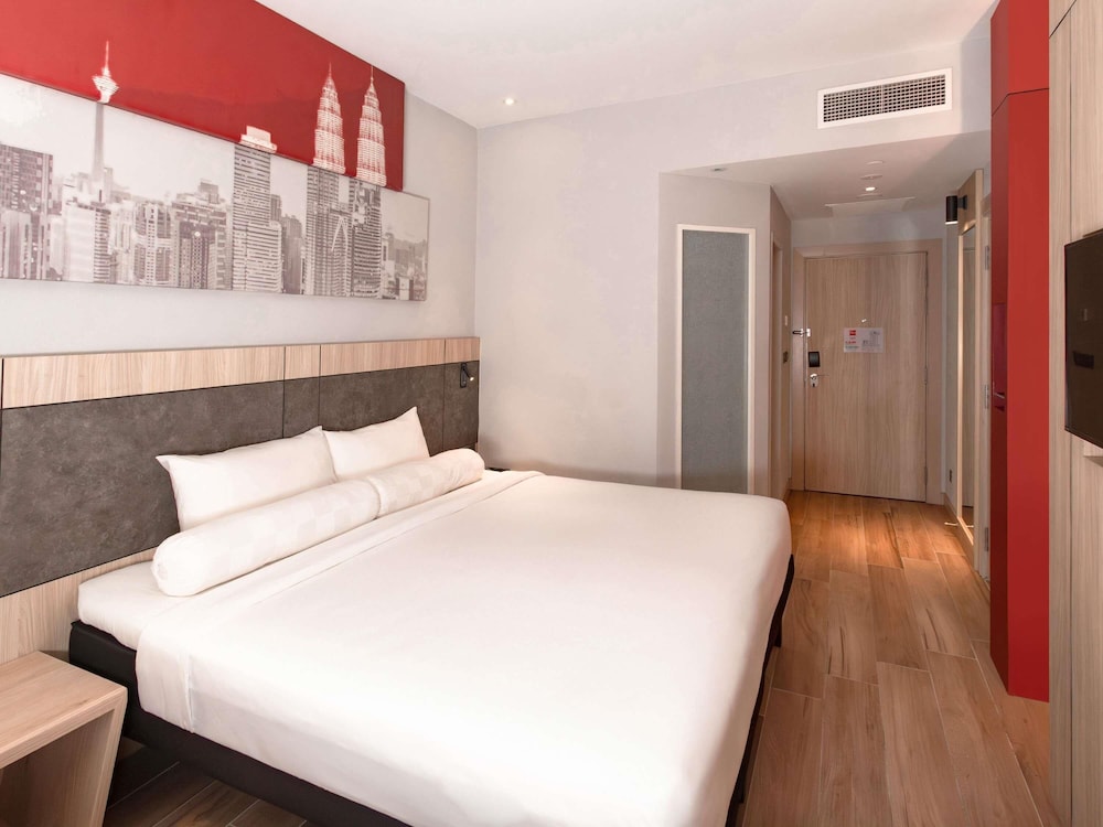 Habitación Estándar con 1 cama Queen, planta alta del hotel Ibis Kuala Lumpur City Centre. Foto 1