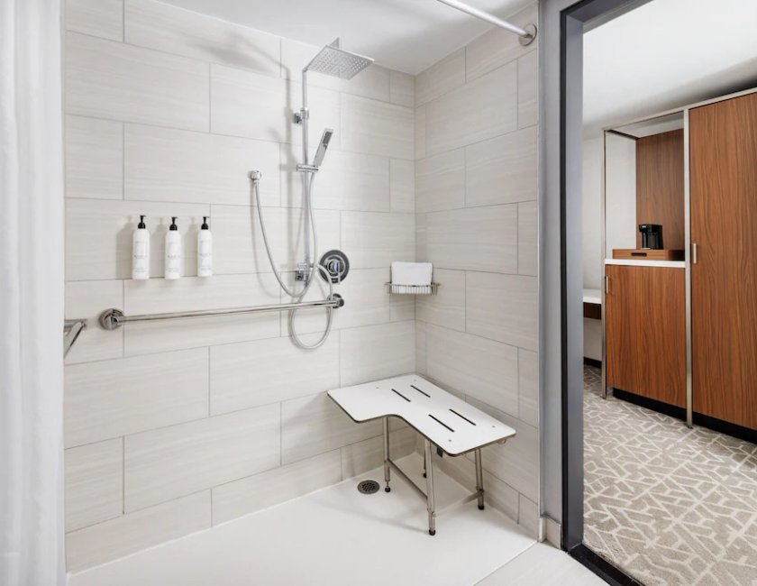 Suite, 1 cama de matrimonio grande, terraza del hotel SpringHill Suites by Marriott New York Manhattan/Times Square South. Foto 4