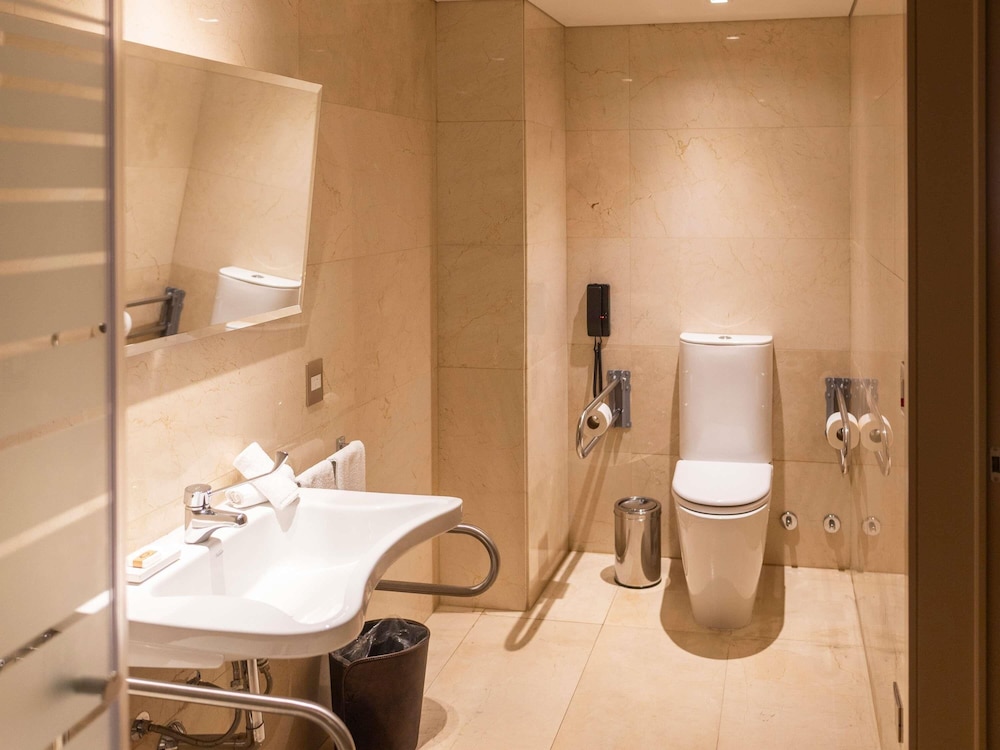 Suite Deluxe accesible con 1 cama king size y vistas al parque del hotel Palladio Buenos Aires MGallery. Foto 5