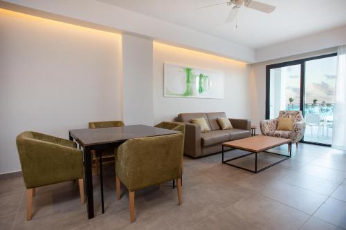 Suite Premium con jacuzzi exterior del hotel Serenade Punta Cana Beach & Spa Resort. Foto 6