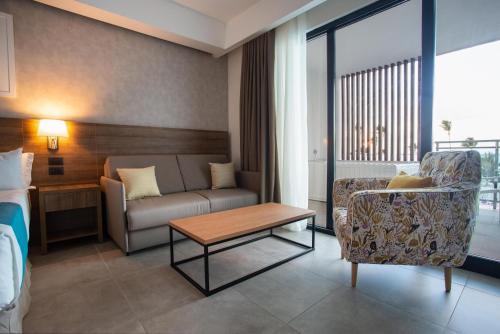 Suite Premium con jacuzzi exterior del hotel Serenade Punta Cana Beach & Spa Resort. Foto 7