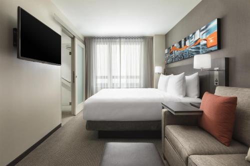 Habitación Estándar King con sofá cama del hotel Hyatt Place New York City/Time Square. Foto 2