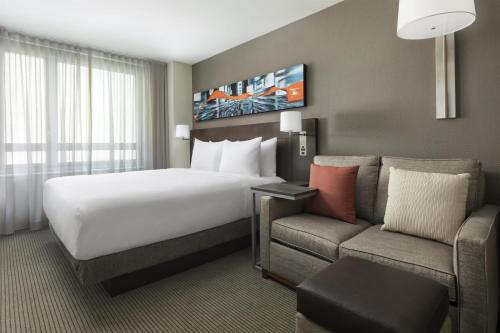 Habitación King con sofá cama - Planta alta del hotel Hyatt Place New York City/Time Square. Foto 1