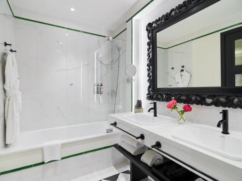 Suite Junior del hotel H10 Casa De La Plata