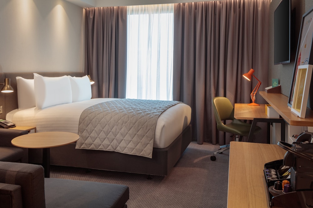 Habitación estándar, 1 cama de matrimonio con sofá cama del hotel Holiday Inn - London - Heathrow Bath Road. Foto 5